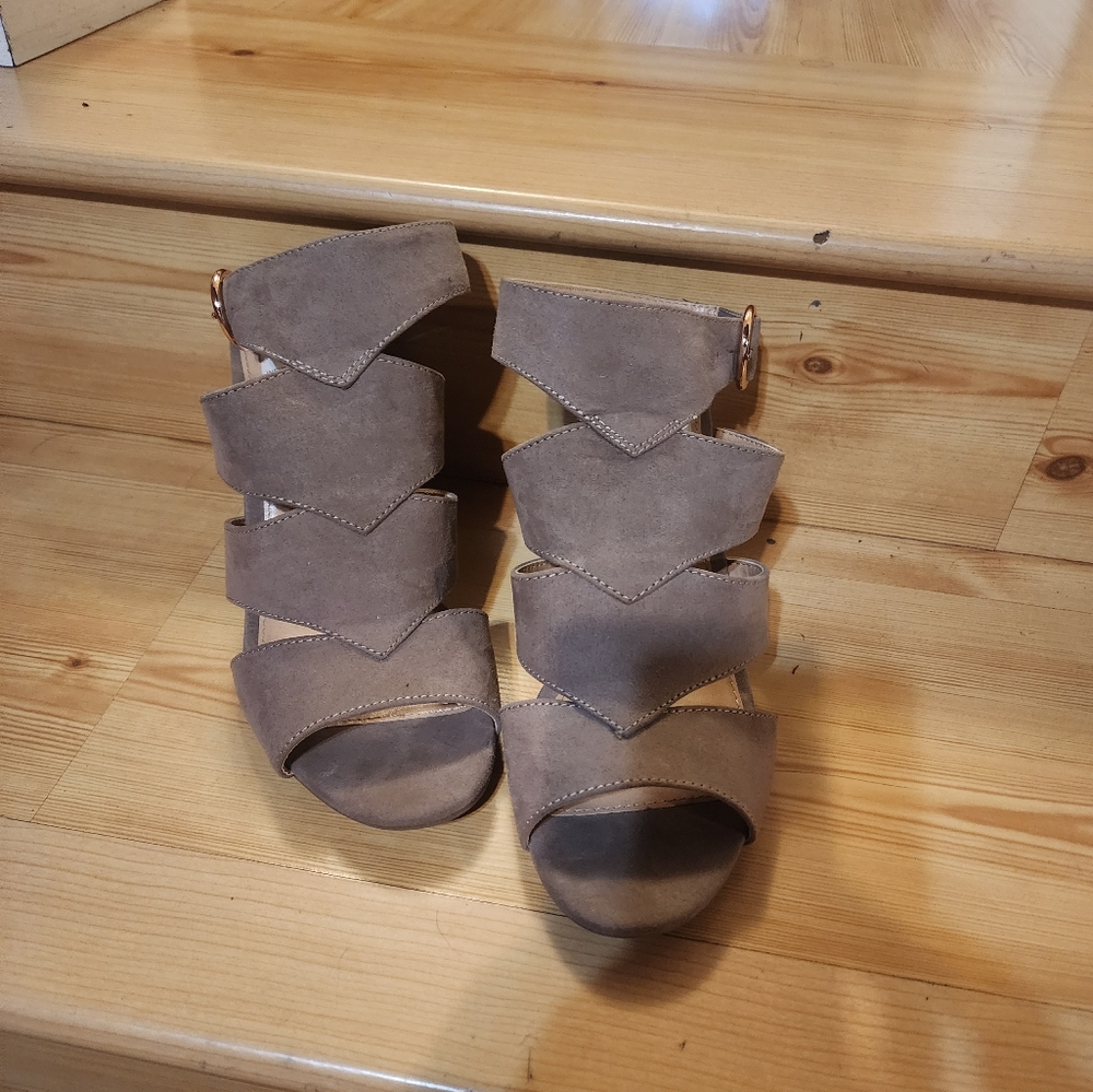 LC Lauren Conrad Women's  Chunky Heeled Sandals 👡 - Picture 12 of 15
